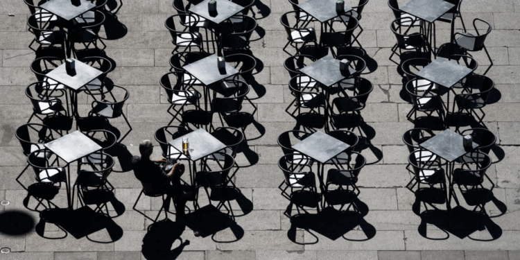 Qytetarët po konsumojnë më shumë pas pandemisë, por gjithnjë e me tepër VETËM